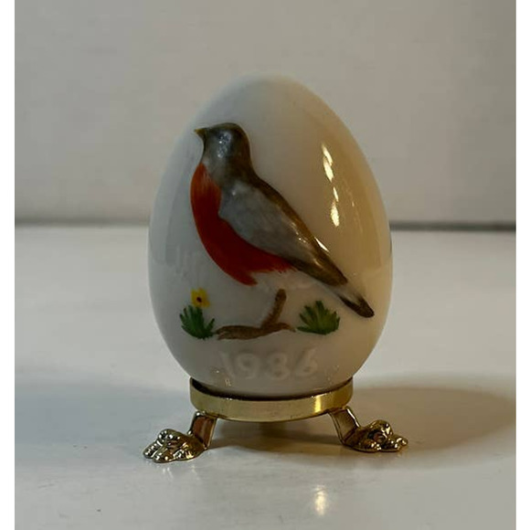 VTG Goebel 1986 9th Annual Porcelain Red Robin Easter Egg With Gold Stand - Picture 1 of 6